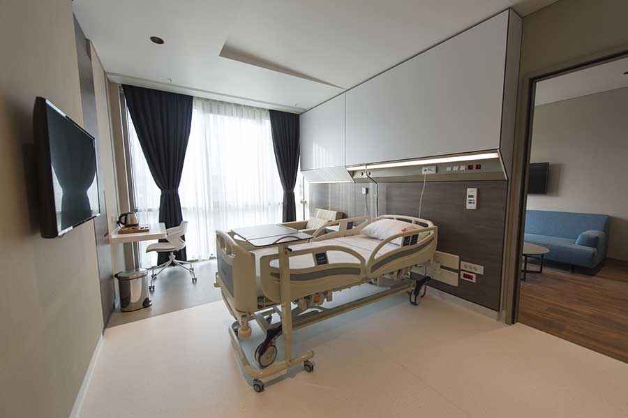 Patient Rooms and Comfortable Areas